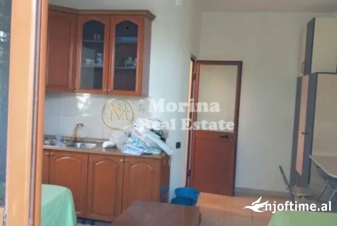 Shtepi me qera Garsoniere ne Tirane - 300 Euro