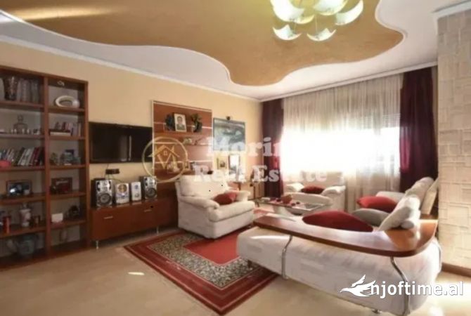Shtepi me qera 2+1 ne Tirane - 900 Euro