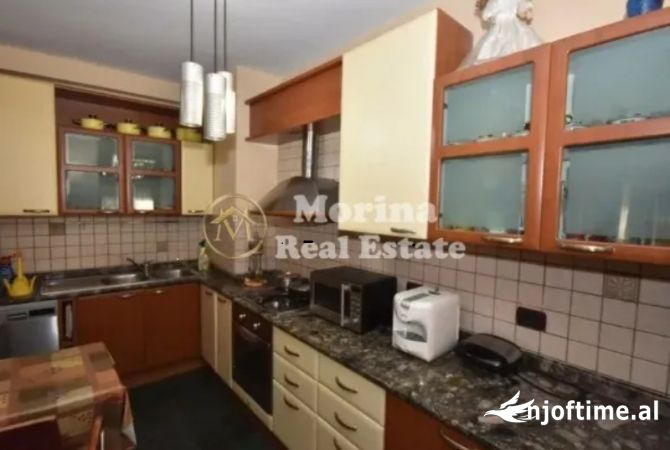 Shtepi me qera 2+1 ne Tirane - 900 Euro