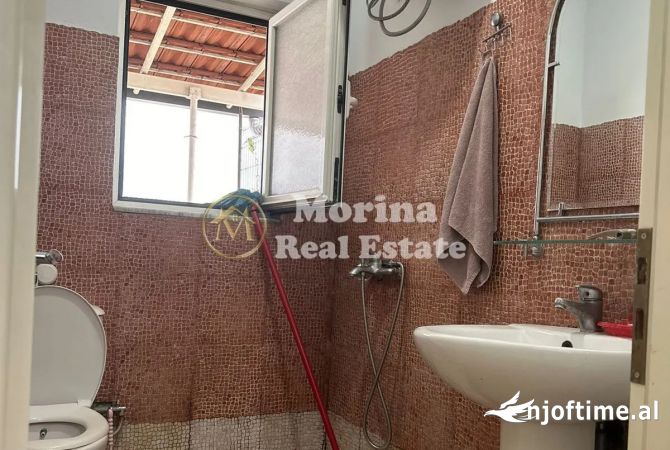 Shtepi me qera Shtepi Private ne Tirane, 2+1, Mobilimi E mobiluar, Pagesa 340  Euro.