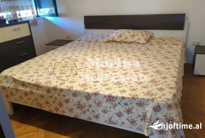 Shtepi me qera 2+1 ne Tirane - 720 Euro