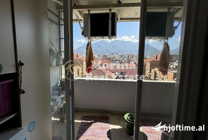 Shtepi me qera 2+1 ne Tirane - 800 Euro