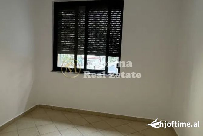 Shtepi me qera 2+1 ne Tirane - 430 Euro