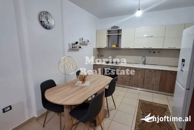 Shtepi me qera Apartament ne Tirane, 2+1, Mobilimi E mobiluar, Pagesa 430  Euro.