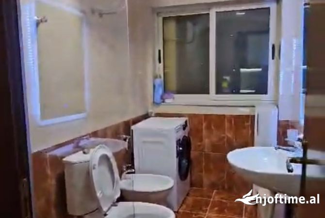 Shtepi me qera Apartament ne Tirane, 1+1, Mobilimi E mobiluar, Pagesa 500  Euro.