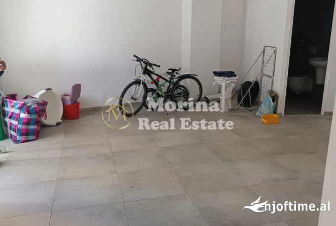 Dyqan me qera: Rr. “Barrikadave” Ngjitur me hotel Areela 700 Euro/Muaj