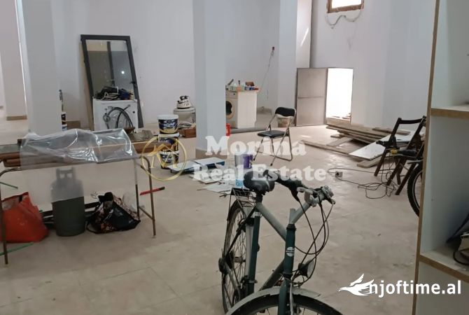 Ambient biznesi me qera 4+1 ne Tirane - 1,200 Euro