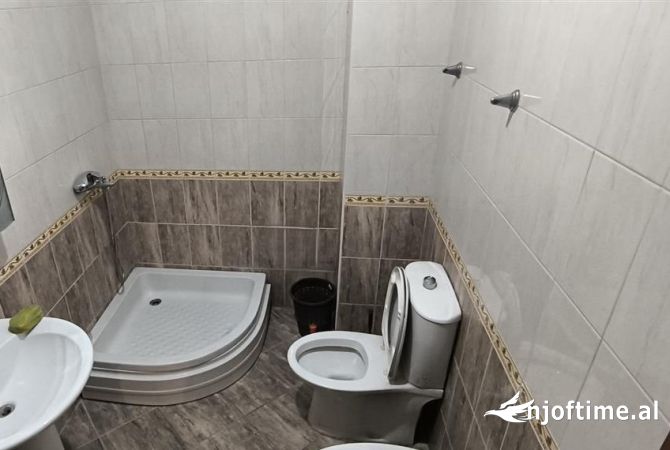 Ambient biznesi me qera 1+1 ne Tirane - 1,200 Euro