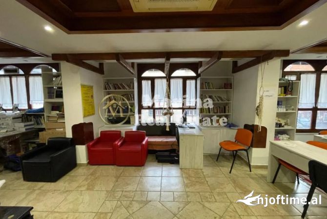 Ambient biznesi me qera 3+1 ne Tirane - 800 Euro