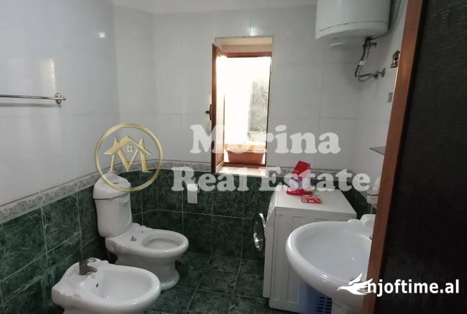 Shtepi me qera Apartament ne Tirane, 2+1, Mobilimi E mobiluar, Pagesa 450  Euro.