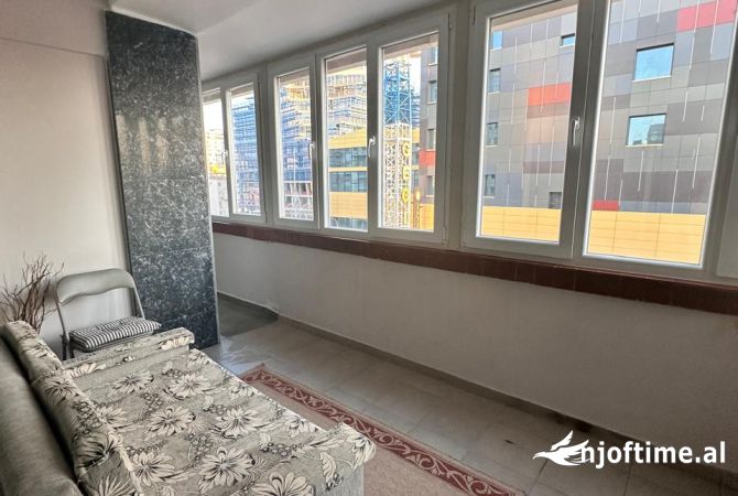 Shtepi me qera Apartament ne Tirane, 1+1, Mobilimi E mobiluar, Pagesa 600  Euro.
