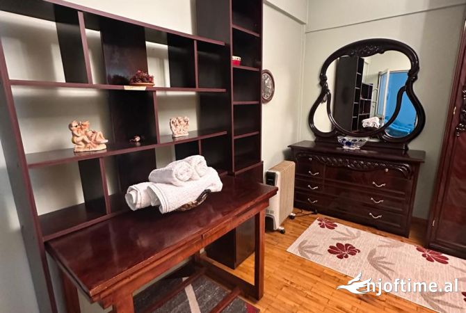 Shtepi me qera Apartament ne Tirane, 1+1, Mobilimi E mobiluar, Pagesa 600  Euro.