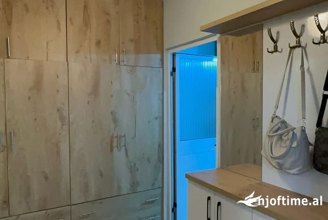 Shtepi me qera 2+1 ne Tirane - 440 Euro