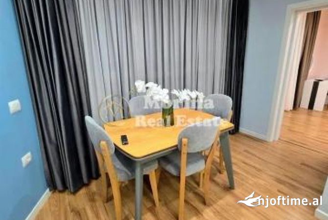 Shtepi me qera Apartament ne Tirane, 2+1, Mobilimi E mobiluar, Pagesa 700  Euro.