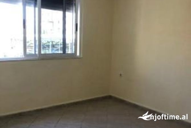 Shtepi me qera 2+1 ne Tirane - 350 Euro