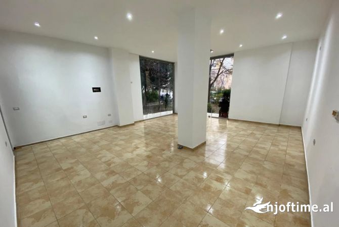 Ambient biznesi me qera 1+1 ne Tirane - 350 Euro