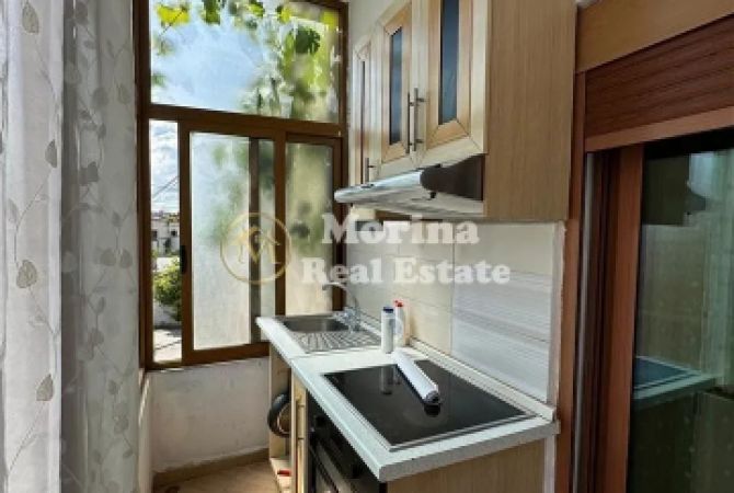 Shtepi me qera Shtepi Private ne Tirane, 2+1, Mobilimi E mobiluar, Pagesa 450  Euro.