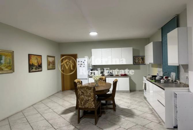 Shtepi me qera Shtepi Private ne Tirane, 2+1, Mobilimi E mobiluar, Pagesa 600  Euro.