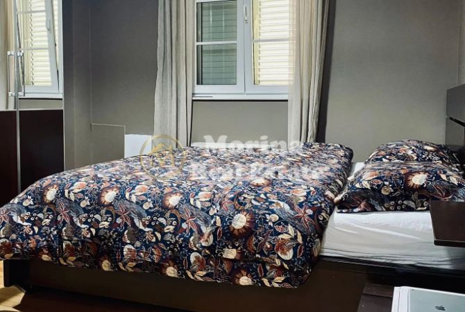 Shtepi me qera Vila Luksoze ne Tirane, 4+1, Mobilimi E mobiluar, Pagesa 1,200  Euro.