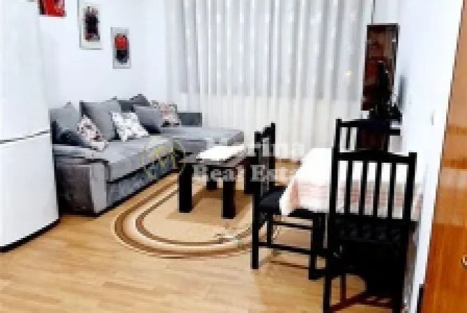 Shtepi me qera 2+1 ne Tirane - 450 Euro