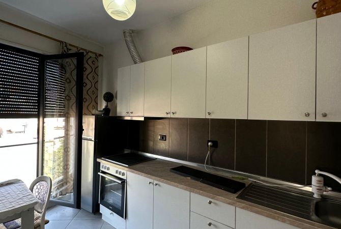 Shtepi me qera Apartament ne Tirane, 1+1, Mobilimi E mobiluar, Pagesa 500  Euro.