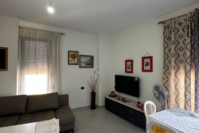 Shtepi me qera Apartament ne Tirane, 1+1, Mobilimi E mobiluar, Pagesa 500  Euro.