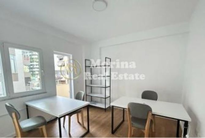 Ambjent Biznesi Me Qera per Zyra “Rruga e Elbasanit” 800Euro/Muaj