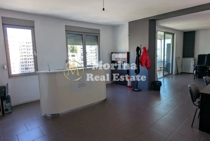 Qera, Ambienti,Sheshi Karl Topia/Zogu i zi, 600 Euro/muaj