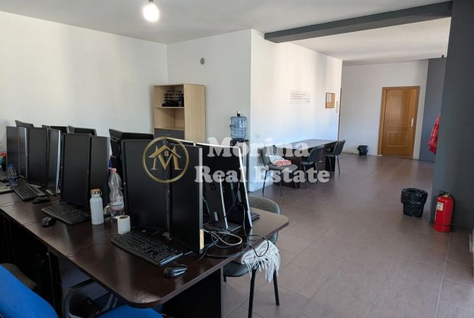 Qera, Ambienti,Sheshi Karl Topia/Zogu i zi, 600 Euro/muaj