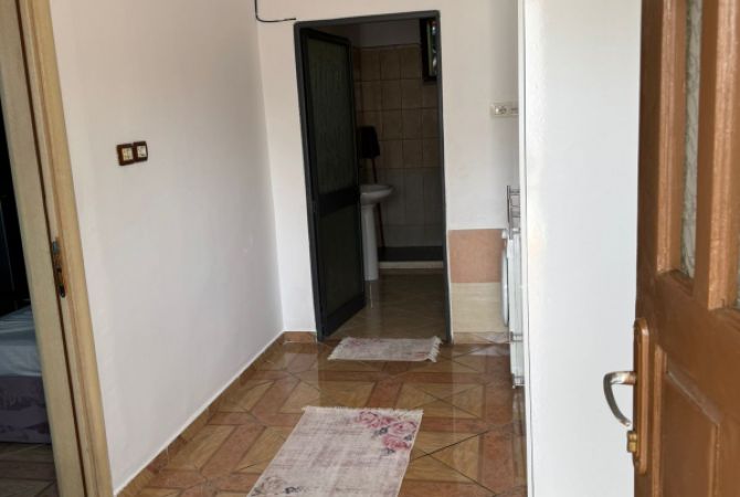 Shtepi me qera Garsoniere ne Tirane - 300 Euro