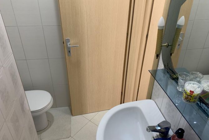 Shtepi me qera Apartament ne Tirane, 1+1, Mobilimi E mobiluar, Pagesa 400  Euro.
