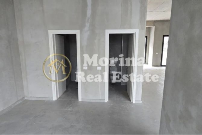 Ambient biznesi me qera 3+1 ne Tirane - 1,270 Euro
