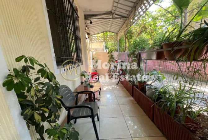 Shtepi me qera Apartament ne Tirane, 2+1, Mobilimi E mobiluar, Pagesa 500  Euro.