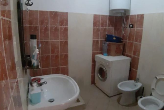 Shtepi me qera 1+1 ne Tirane - 370 Euro