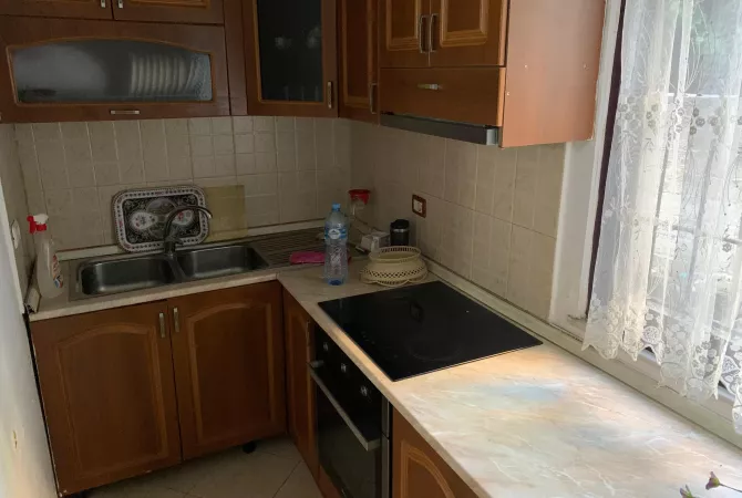 Shtepi me qera Apartament ne Tirane, 1+1, Mobilimi E mobiluar, Pagesa 400  Euro.