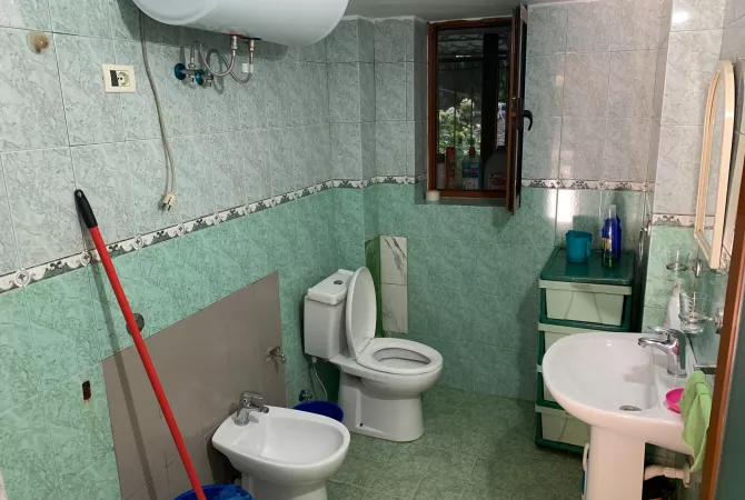 Shtepi me qera Apartament ne Tirane, 1+1, Mobilimi E mobiluar, Pagesa 400  Euro.