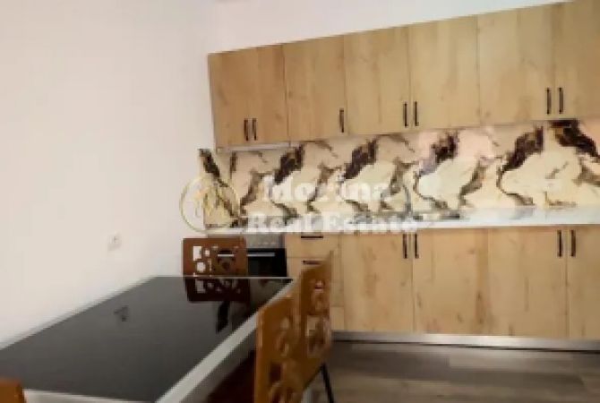 Shtepi me qera 2+1 ne Tirane - 420 Euro