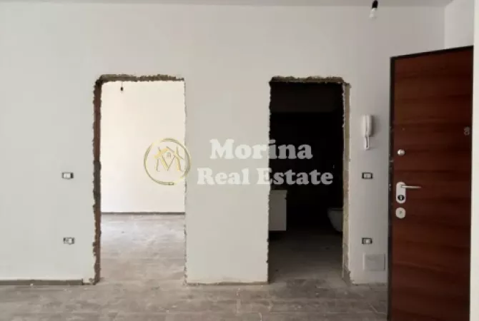 Ambiente Commerciale in Affitto 1+1 a Tirana - 400 Euro