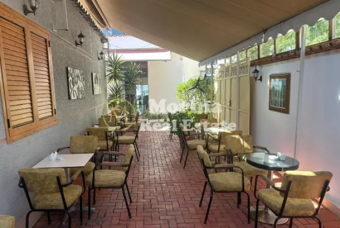 Ambiente Commerciale in Affitto 1+1 a Tirana - 1,200 Euro