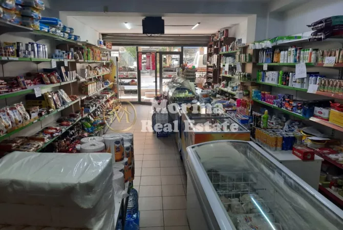 Ambiente Commerciale in Affitto 1+1 a Tirana - 600 Euro