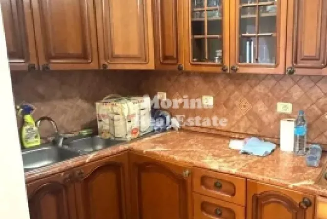 Shtepi me qera 1+1 ne Tirane - 370 Euro