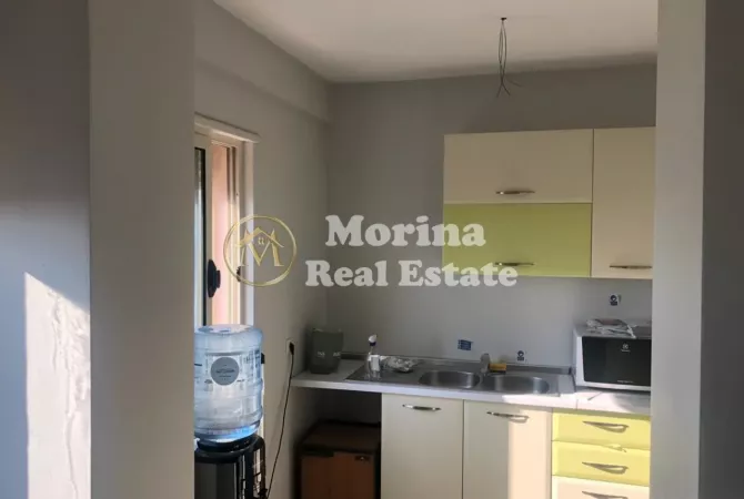 Ambiente Commerciale in Affitto 3+1 a Tirana - 600 Euro