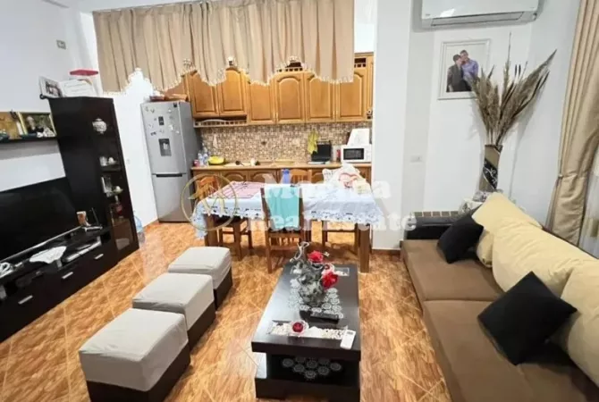 Shtepi me qera 3+1 ne Tirane - 1,500 Euro