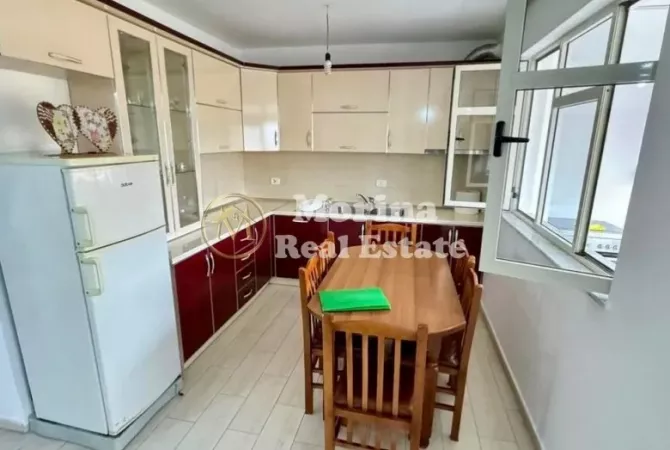 Shtepi me qera 2+1 ne Tirane - 400 Euro