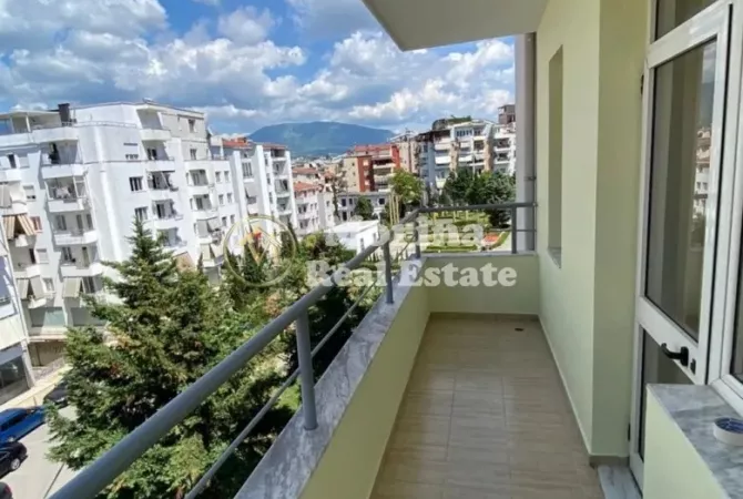 Shtepi me qera 2+1 ne Tirane - 550 Euro
