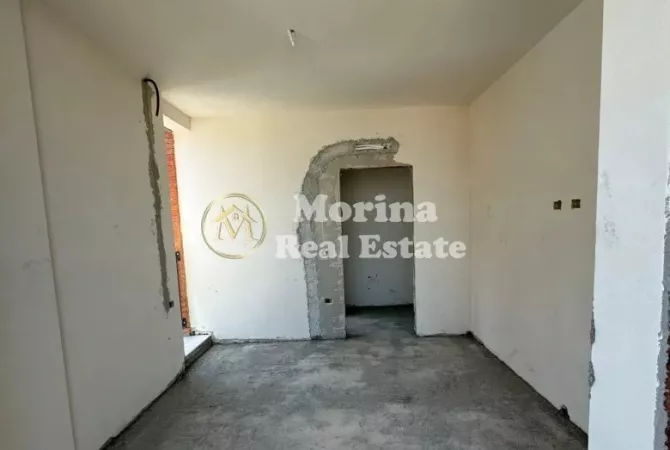 Shtepi ne shitje Apartament ne Tirane, 1+1, Mobilimi Bosh, pa mobiluar, Pagesa 120,000  Euro.