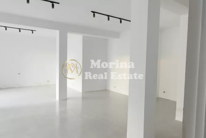 Ambiente Commerciale in Affitto 3+1 a Tirana - 1,000 Euro