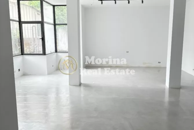 Ambiente Commerciale in Affitto 3+1 a Tirana - 1,000 Euro