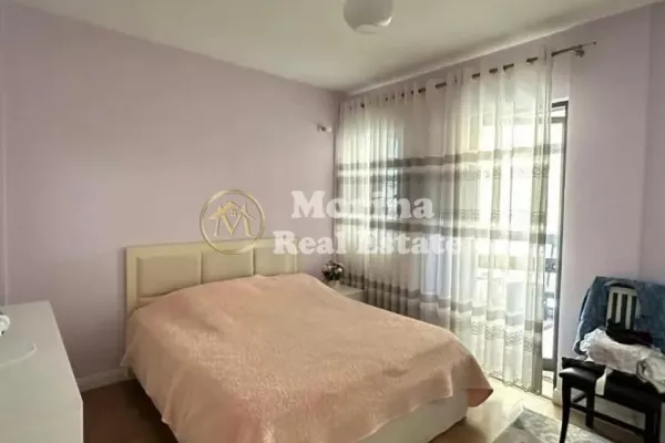 Shtepi me qera 2+1 ne Tirane - 450 Euro