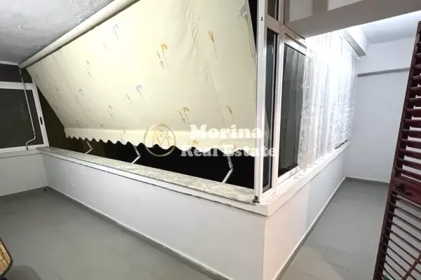 Shtepi ne shitje Apartament ne Tirane, 3+1, Mobilimi E mobiluar, Pagesa 250,000  Euro.